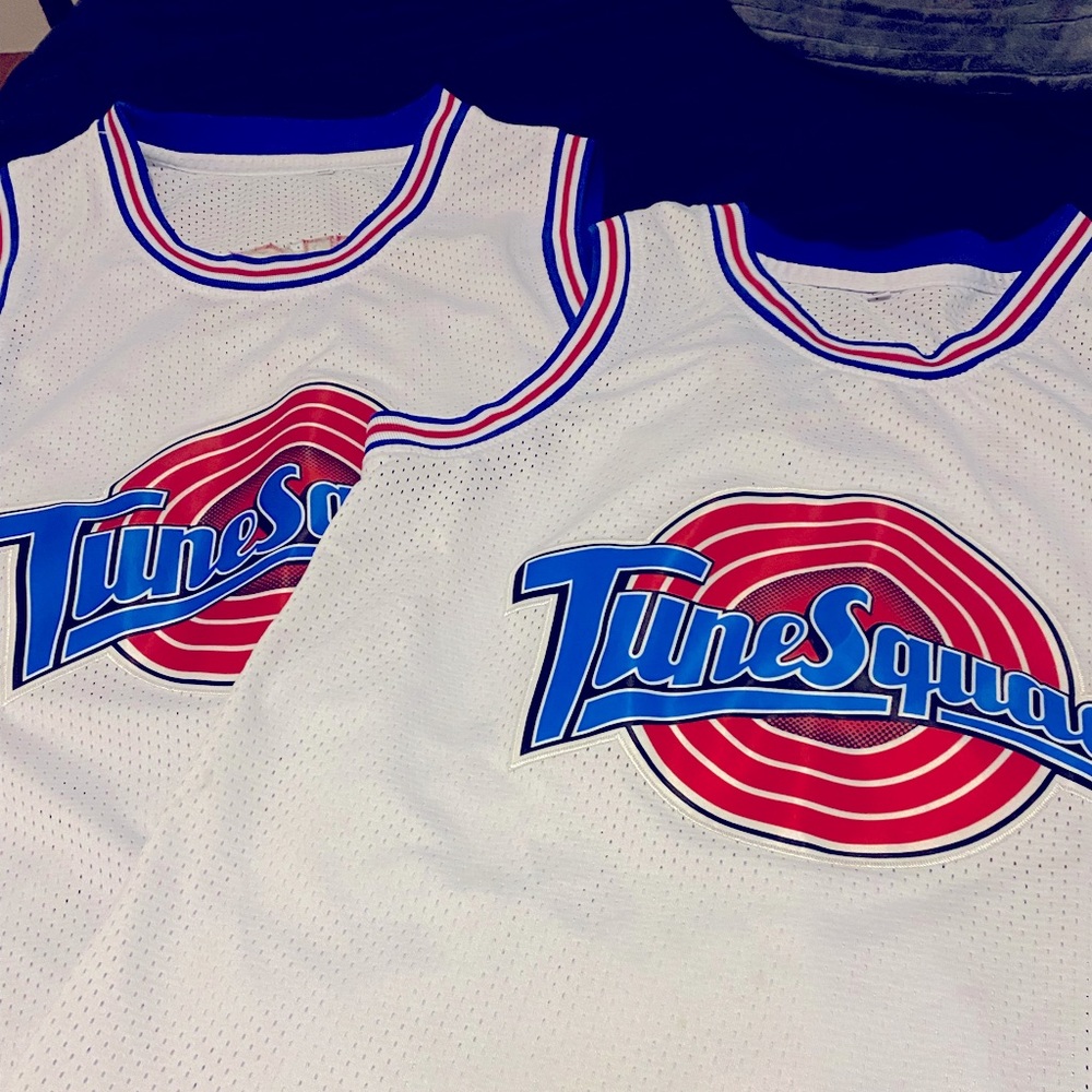 Bugs bunny and Lola Bunny jerseys